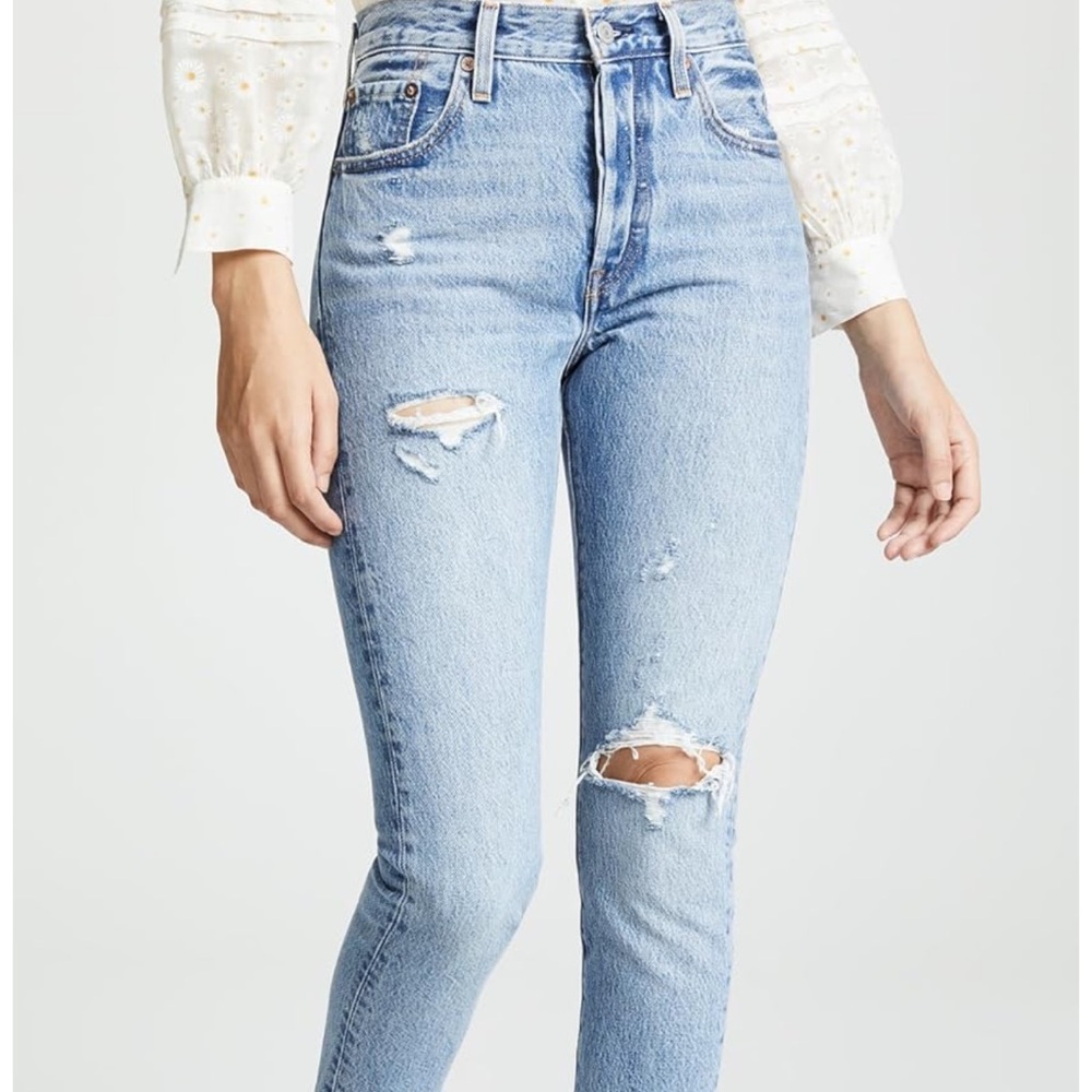 Levi’s 501 skinny jeans. Size 29. Length 28”. Like new. Worn once.